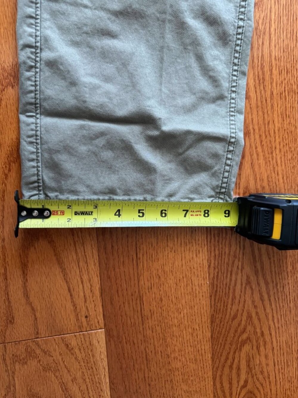 Hollister Ultra High Rise Cargo Dad Pants Olive Green Butterfly Accents W33R - Picture 7 of 7